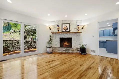 10 Highridge Road Hartsdale NY 10530