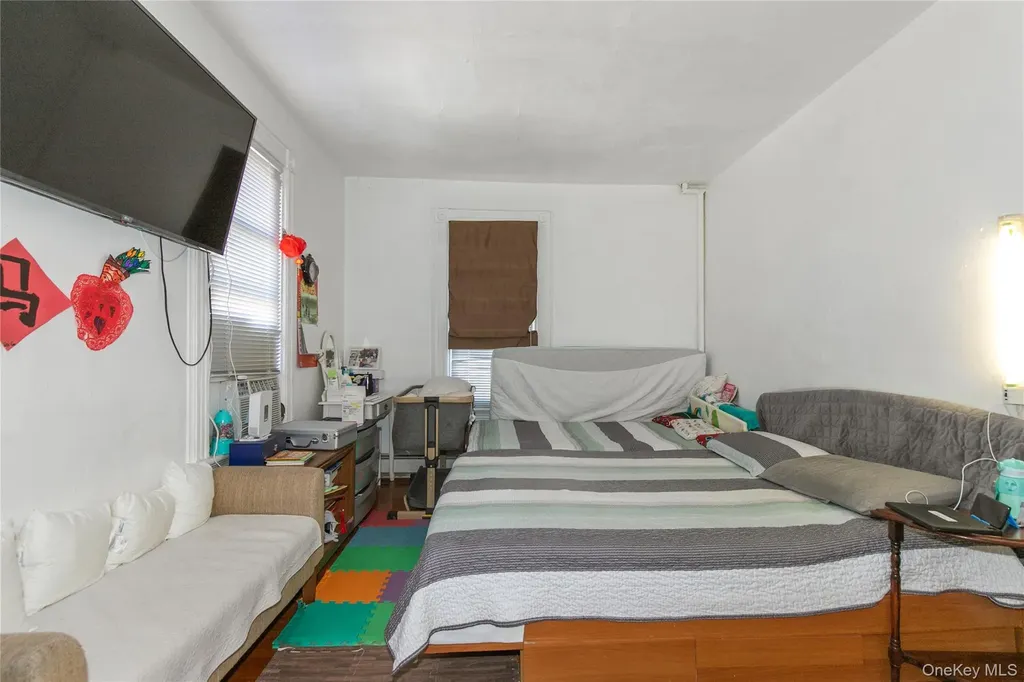 146-11 35th Avenue Flushing NY 11354