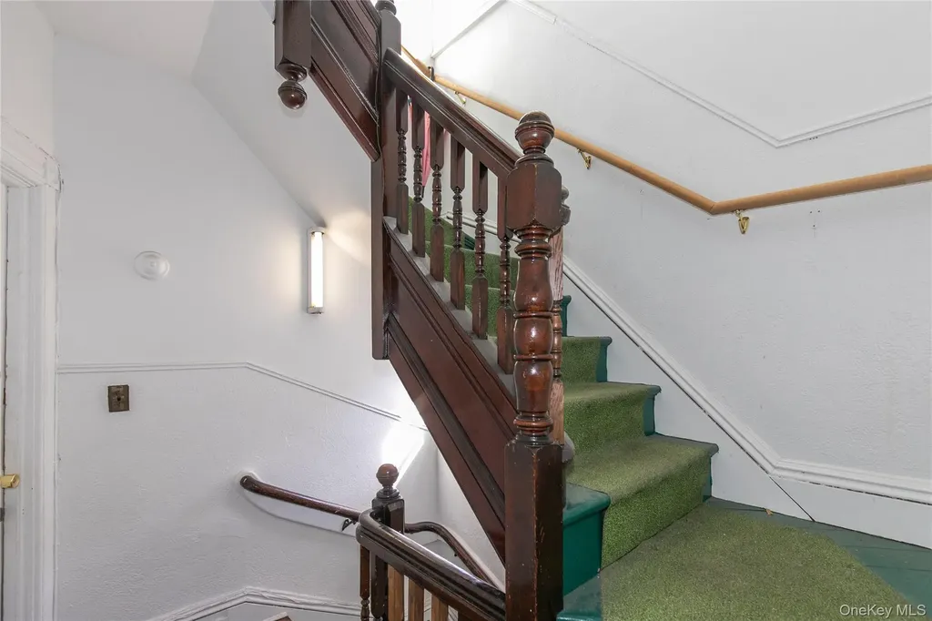 146-11 35th Avenue Flushing NY 11354
