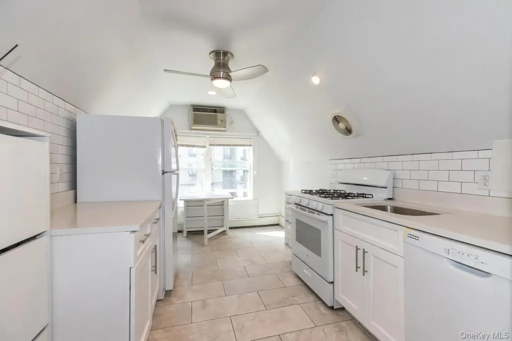 146-11 35th Avenue Flushing NY 11354