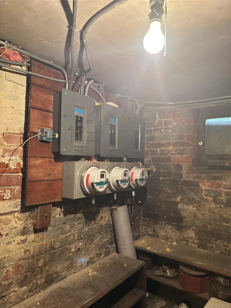 146-11 35th Avenue Flushing NY 11354
