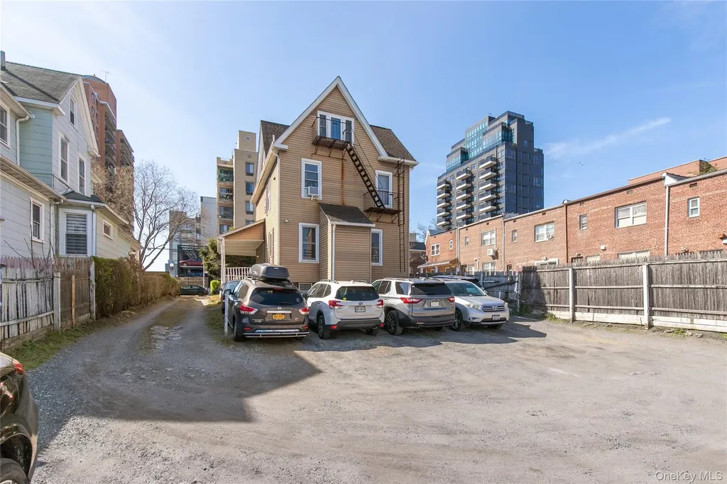146-11 35th Avenue Flushing NY 11354