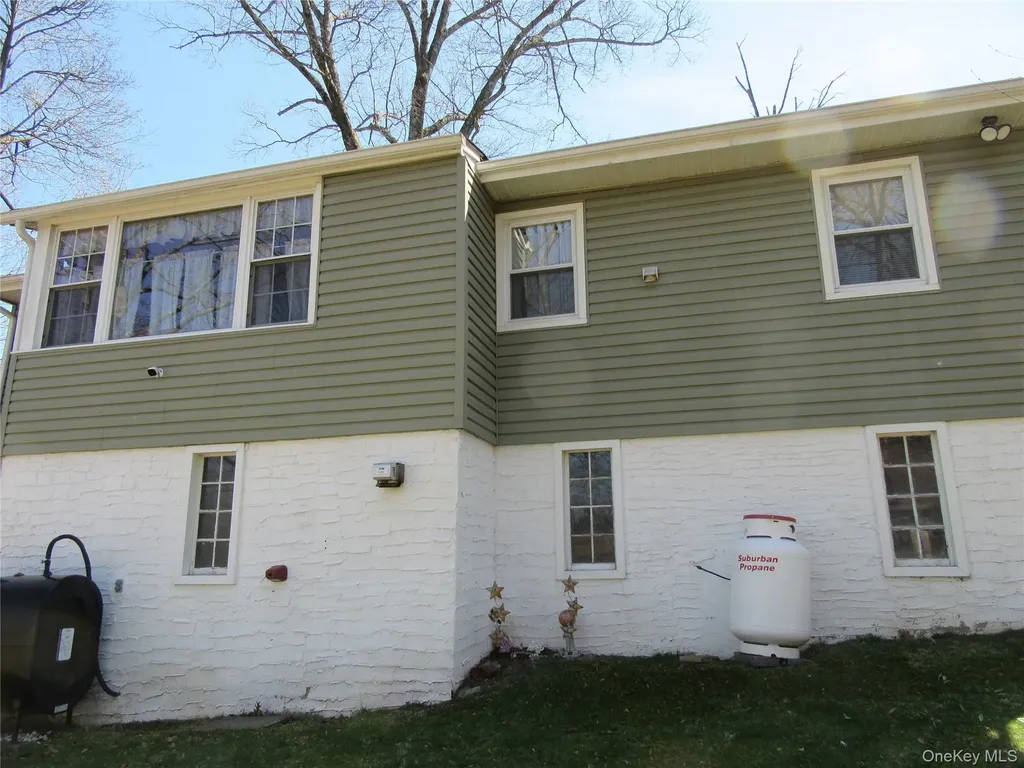 28 Laurel Trail Monroe NY 10950