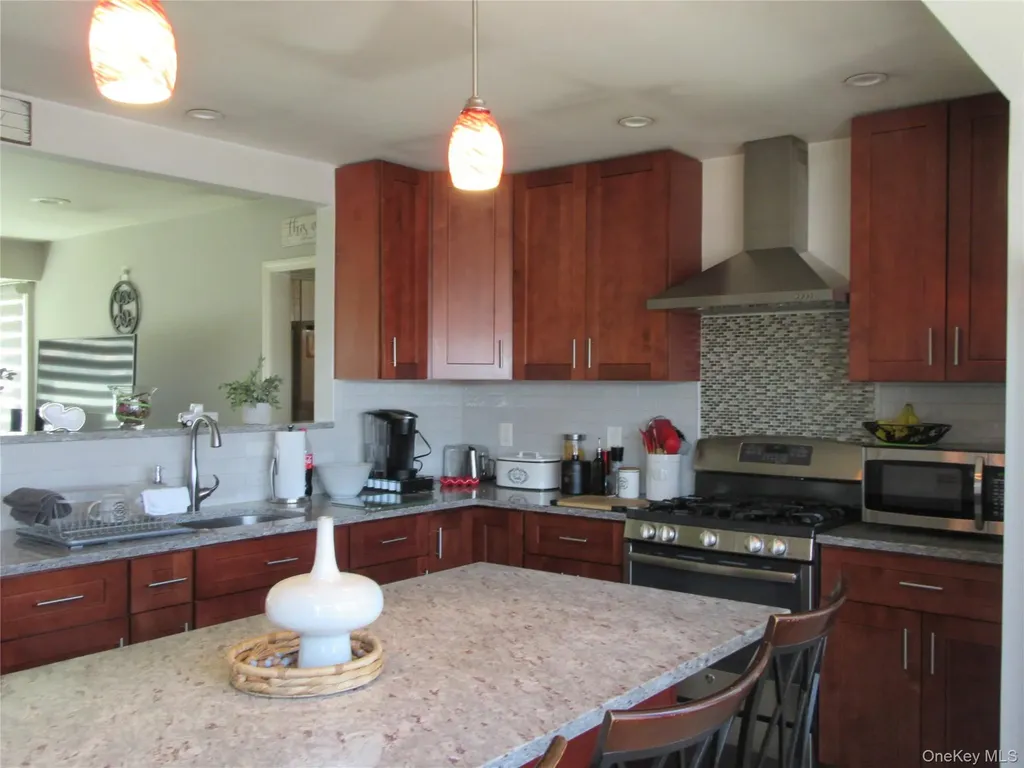 28 Laurel Trail Monroe NY 10950
