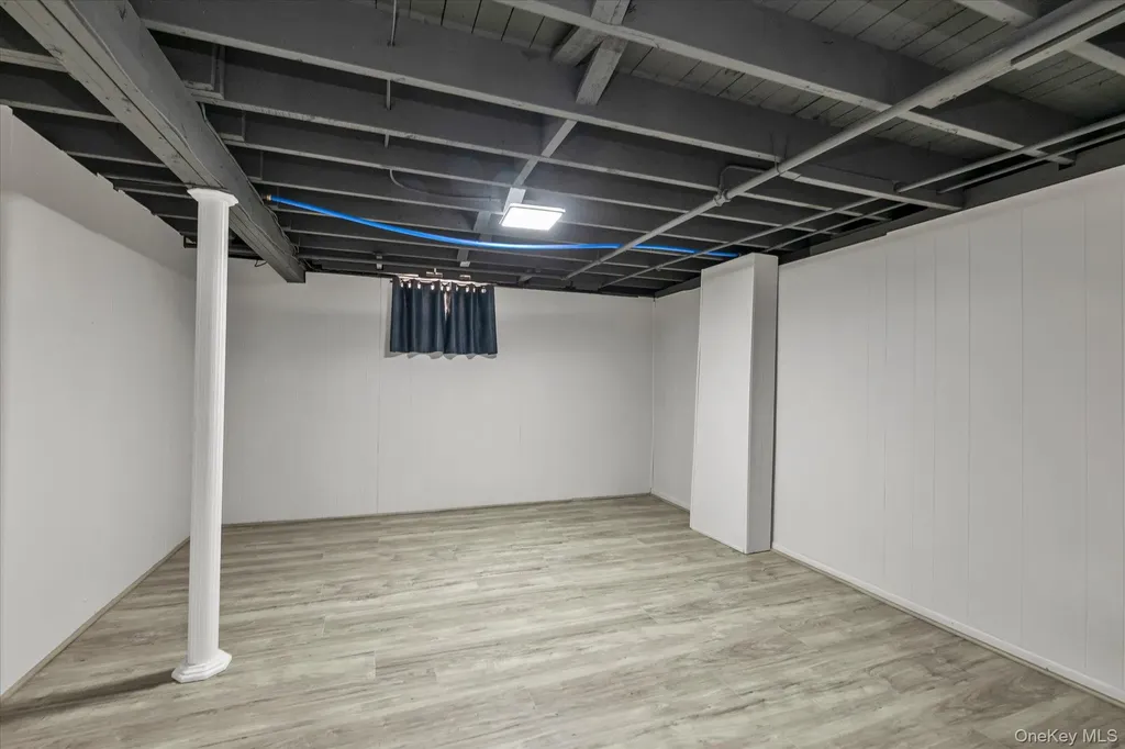 77 Lloyd Avenue North Babylon NY 11703