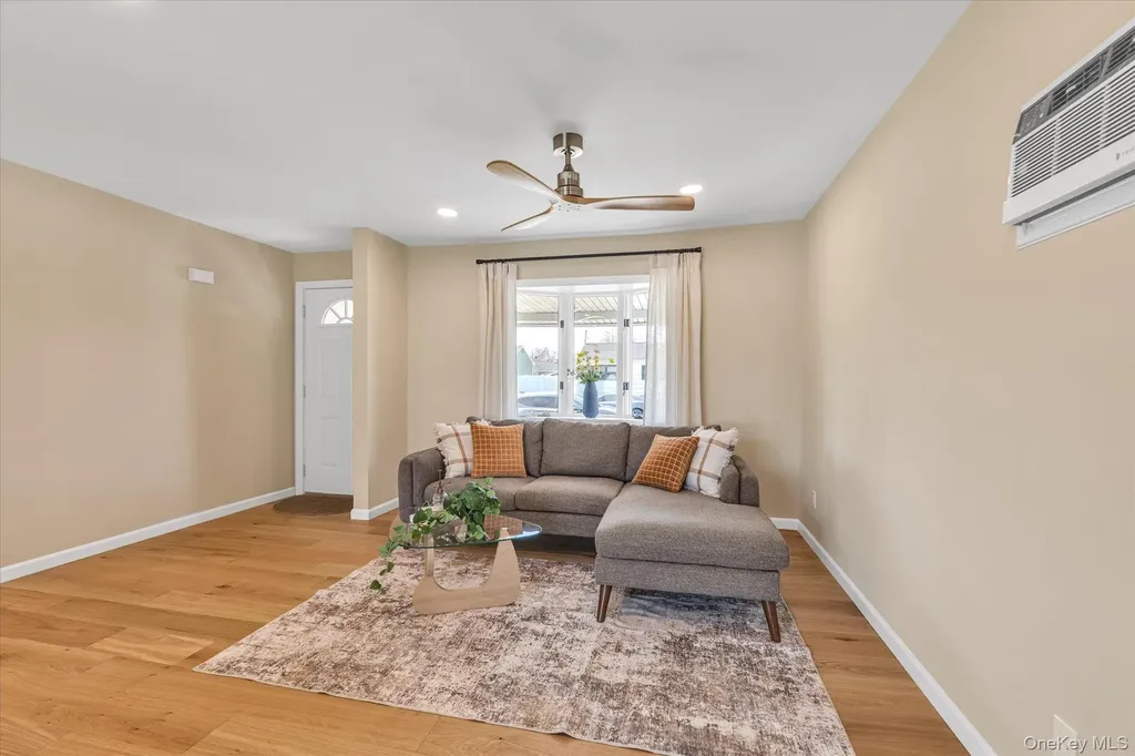 77 Lloyd Avenue North Babylon NY 11703