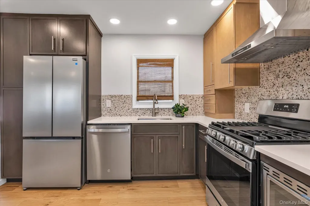 77 Lloyd Avenue North Babylon NY 11703