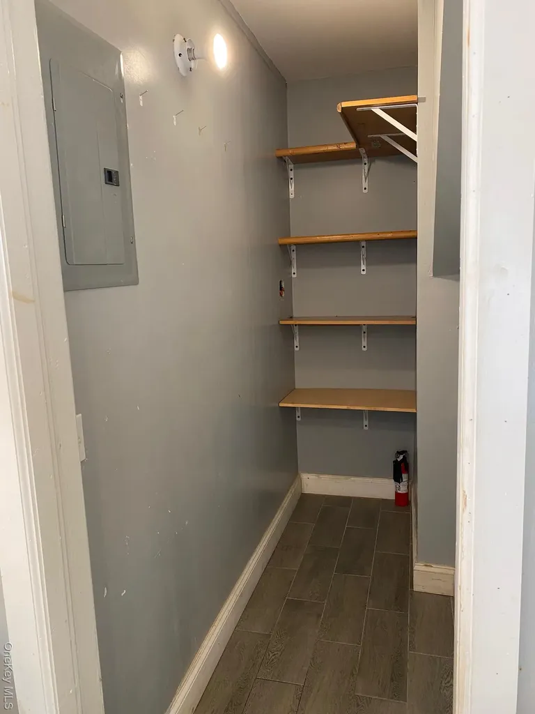 686 E 239th Street Bronx NY 10470