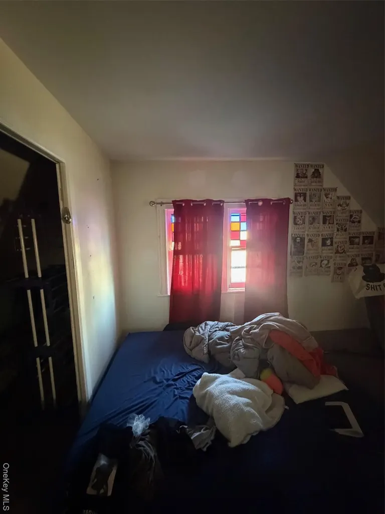 686 E 239th Street Bronx NY 10470