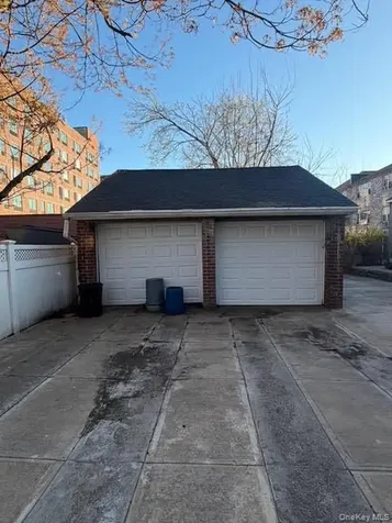 686 E 239th Street Bronx NY 10470