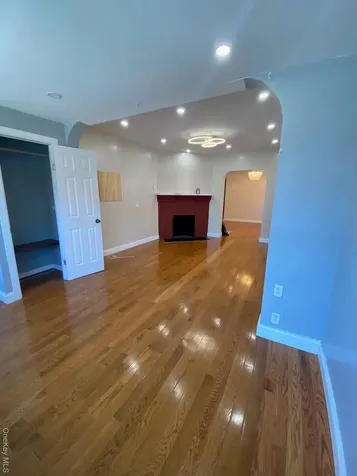 686 E 239th Street Bronx NY 10470