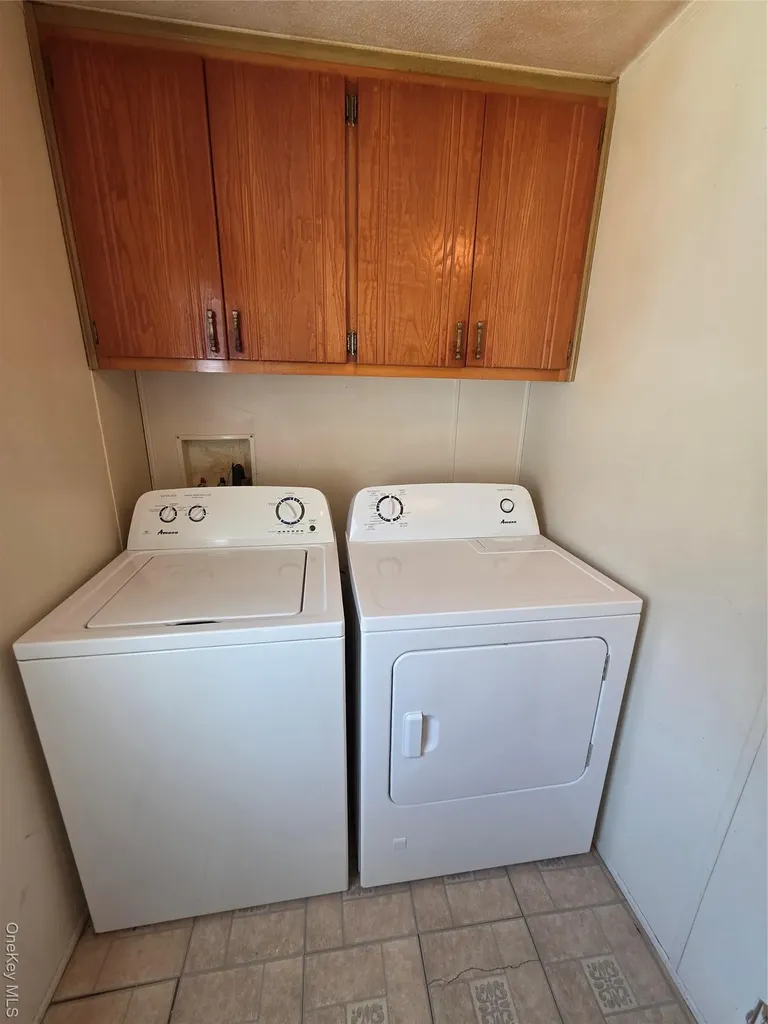 6 Short Lane Hyde Park NY 12538