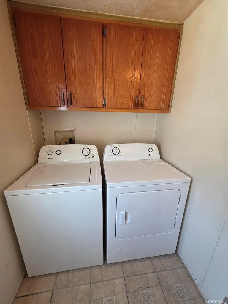 6 Short Lane Hyde Park NY 12538