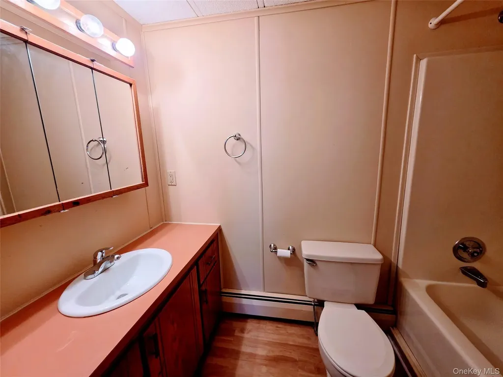 6 Short Lane Hyde Park NY 12538
