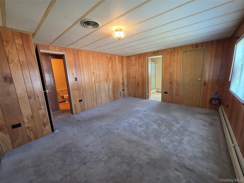 6 Short Lane Hyde Park NY 12538