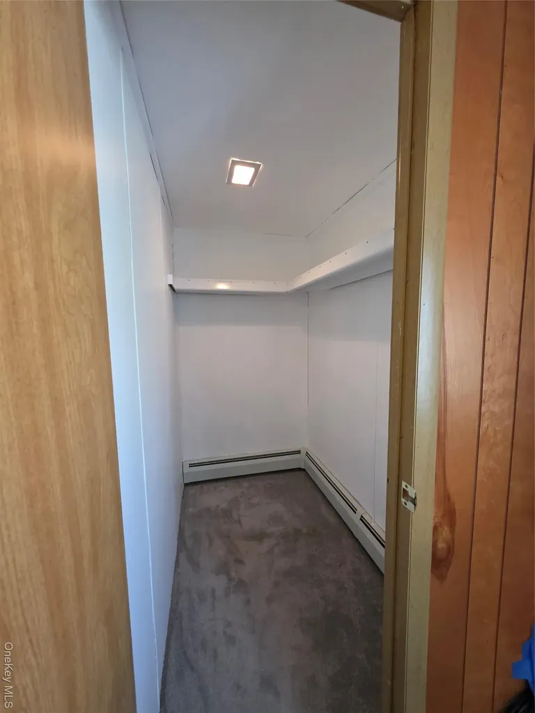 6 Short Lane Hyde Park NY 12538