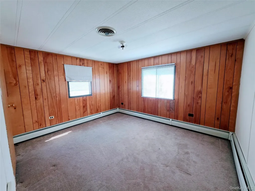 6 Short Lane Hyde Park NY 12538