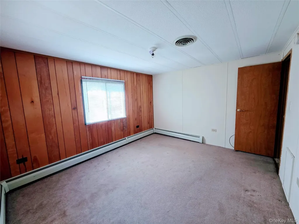 6 Short Lane Hyde Park NY 12538