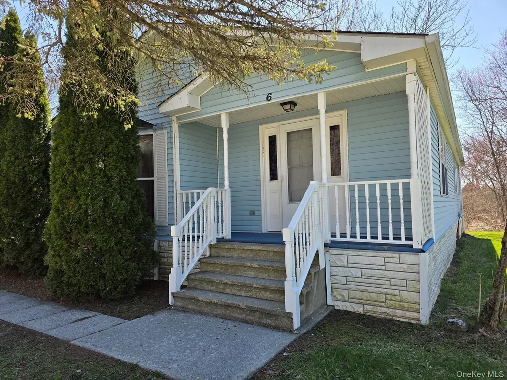 6 Short Lane Hyde Park NY 12538
