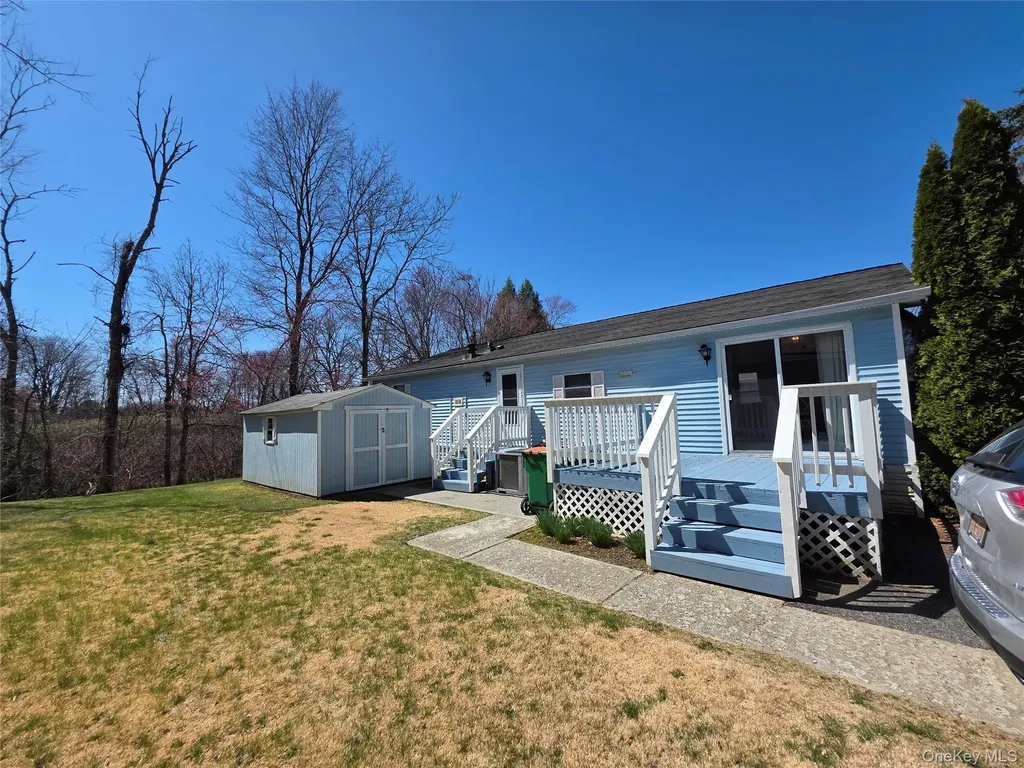 6 Short Lane Hyde Park NY 12538