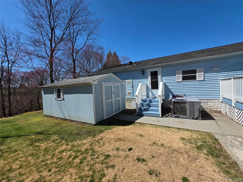 6 Short Lane Hyde Park NY 12538