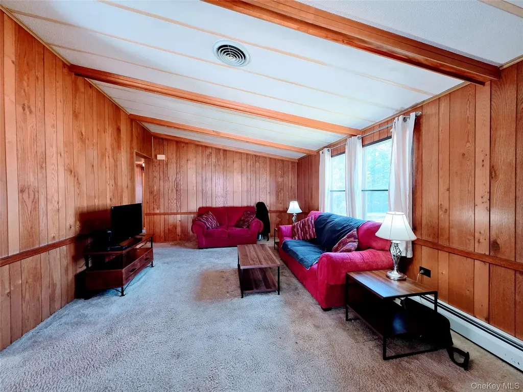 6 Short Lane Hyde Park NY 12538