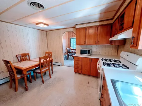 6 Short Lane Hyde Park NY 12538