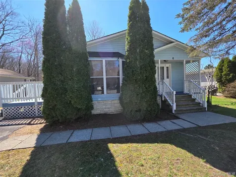 6 Short Lane Hyde Park NY 12538