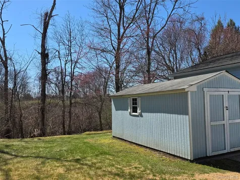 6 Short Lane Hyde Park NY 12538