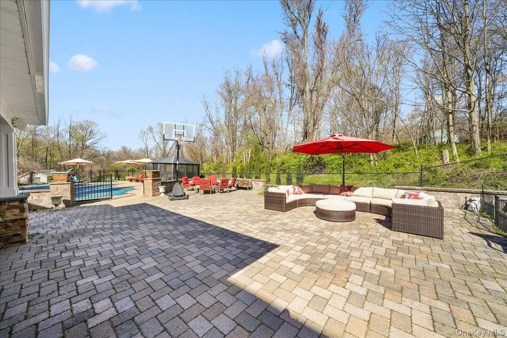 16 Lori Lane Chester NY 10918