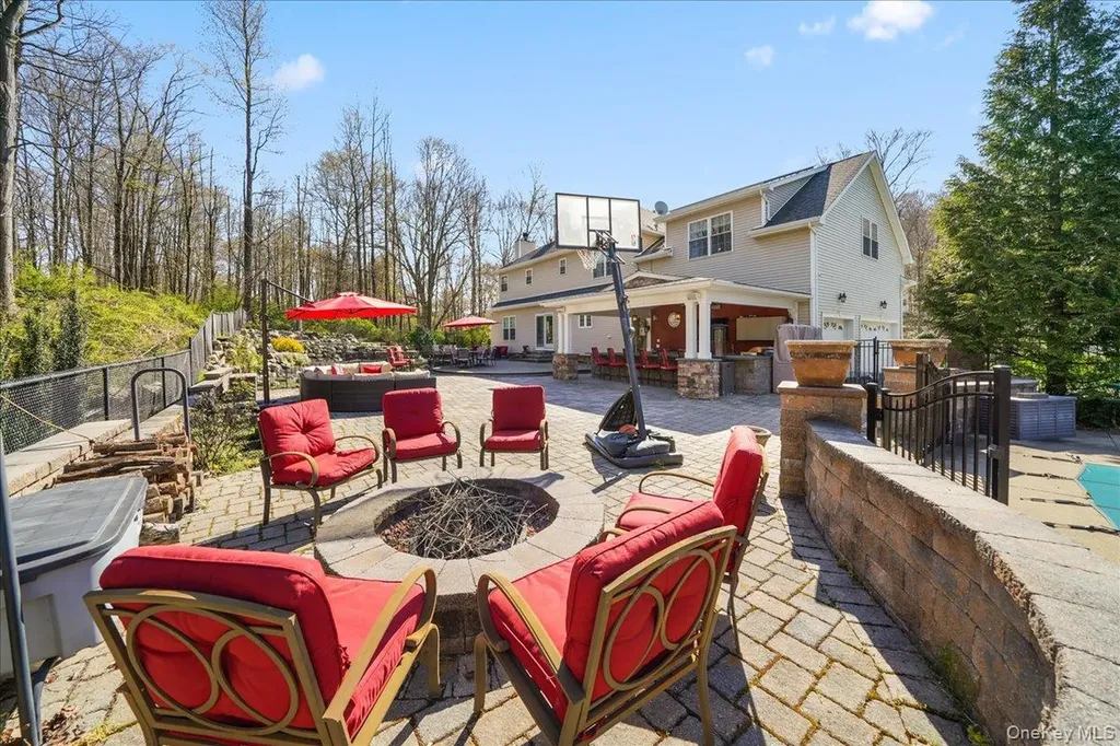 16 Lori Lane Chester NY 10918