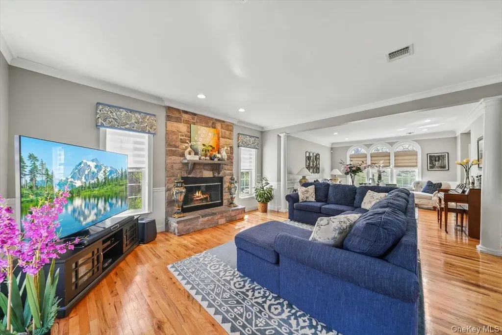 16 Lori Lane Chester NY 10918