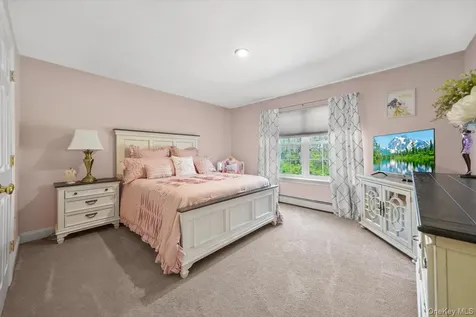16 Lori Lane Chester NY 10918