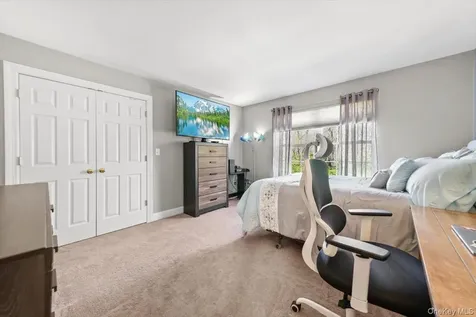 16 Lori Lane Chester NY 10918