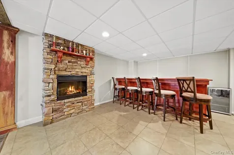 16 Lori Lane Chester NY 10918