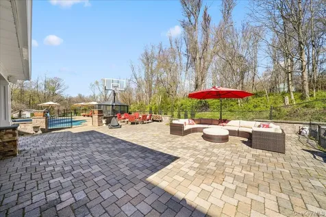 16 Lori Lane Chester NY 10918