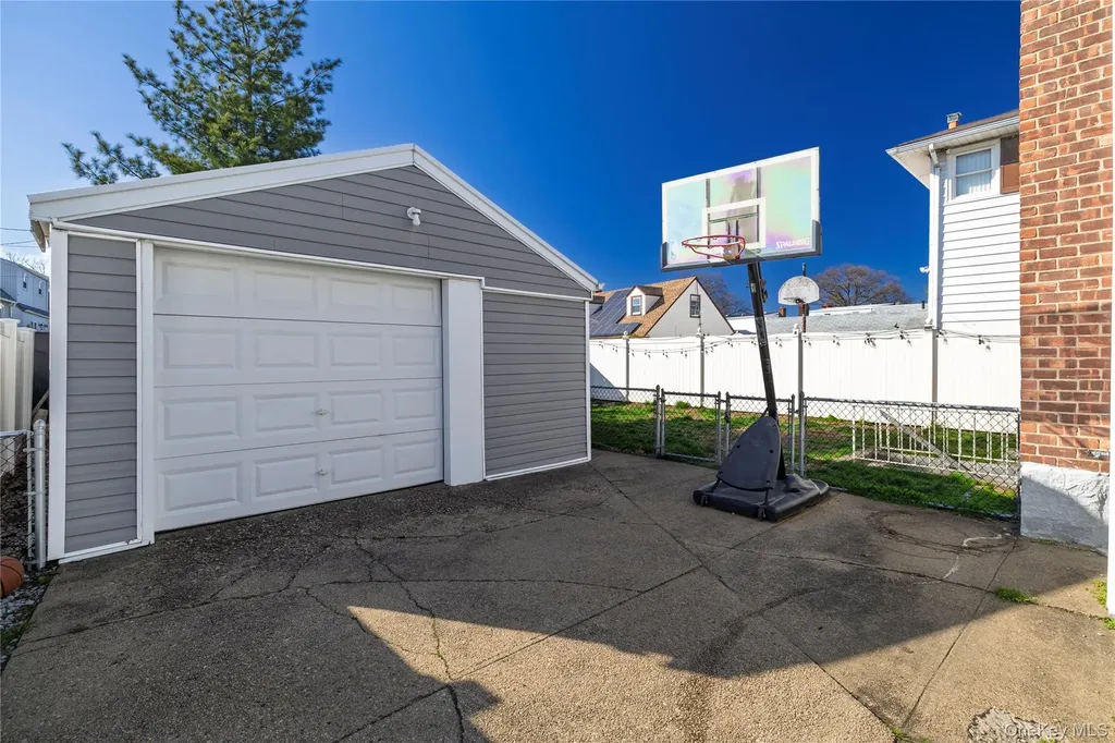 258 Benson Avenue Elmont NY 11003