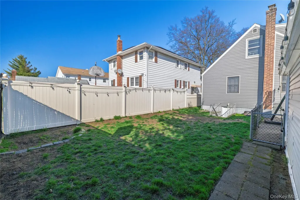 258 Benson Avenue Elmont NY 11003