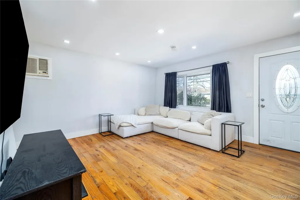 258 Benson Avenue Elmont NY 11003