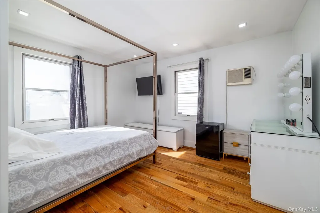 258 Benson Avenue Elmont NY 11003