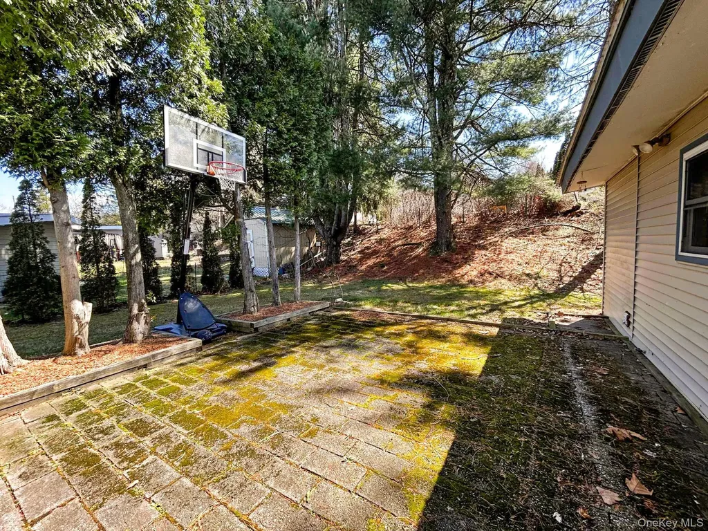 61 Straight Path Rock Hill NY 12775