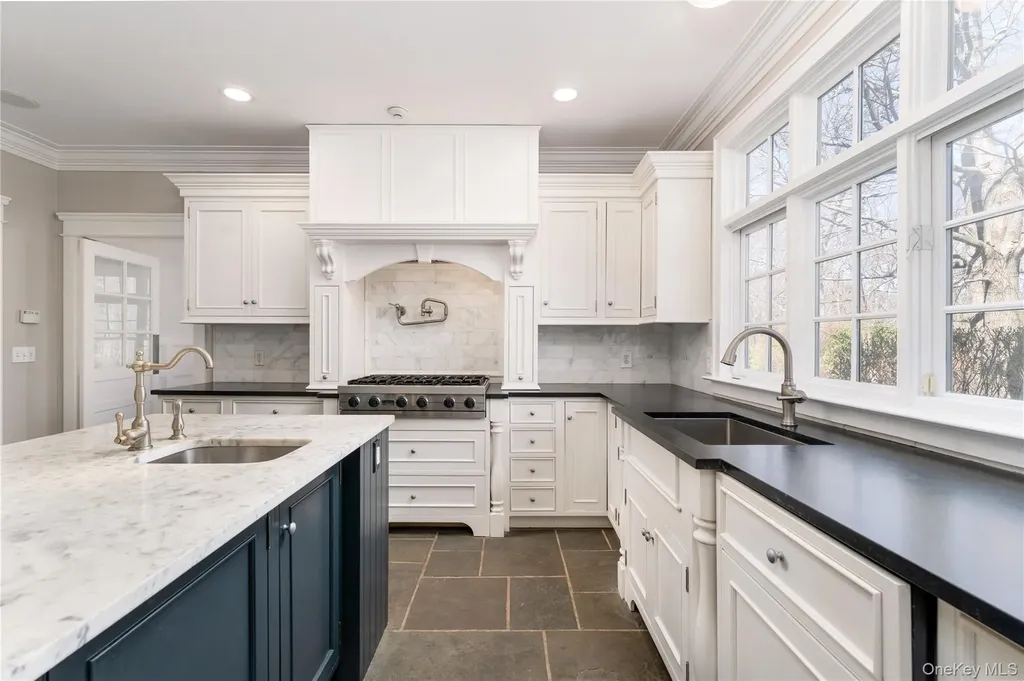 9 Old Field Road Setauket NY 11733
