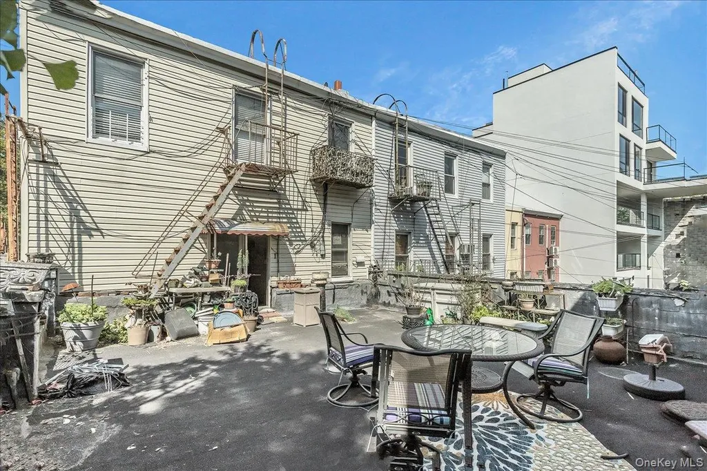 382 Manhattan Avenue Brooklyn NY 11211