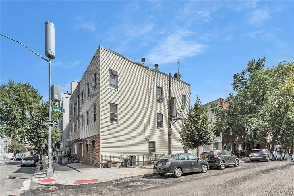 382 Manhattan Avenue Brooklyn NY 11211