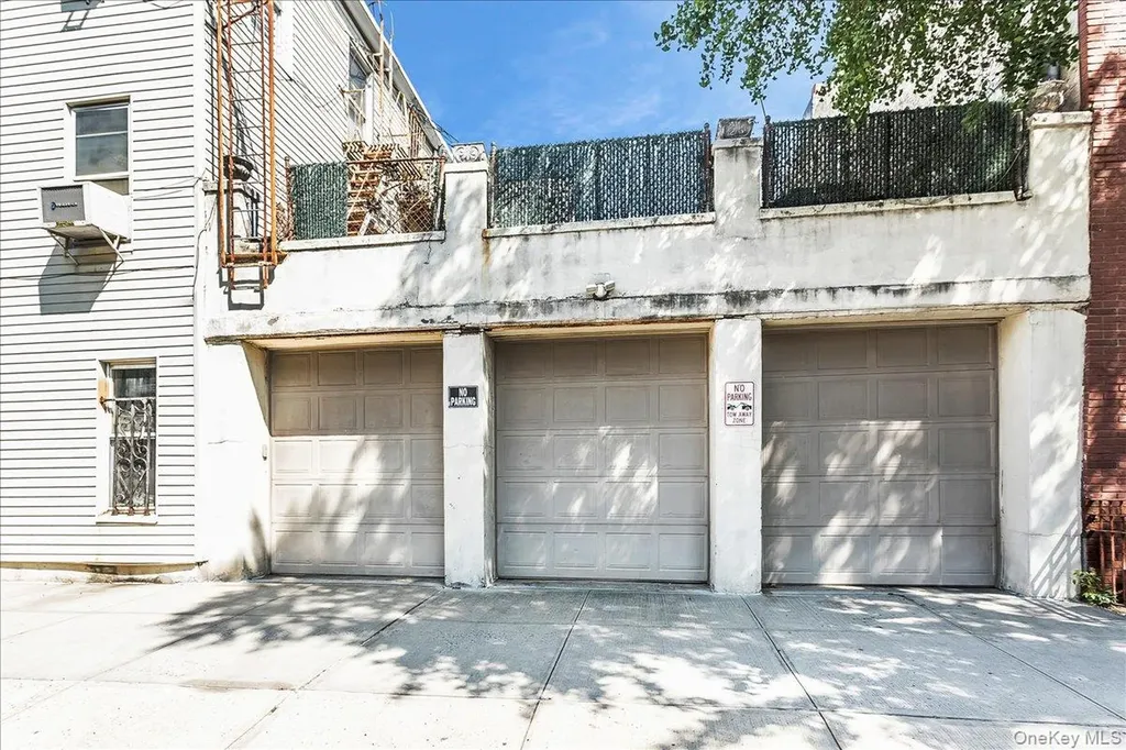382 Manhattan Avenue Brooklyn NY 11211