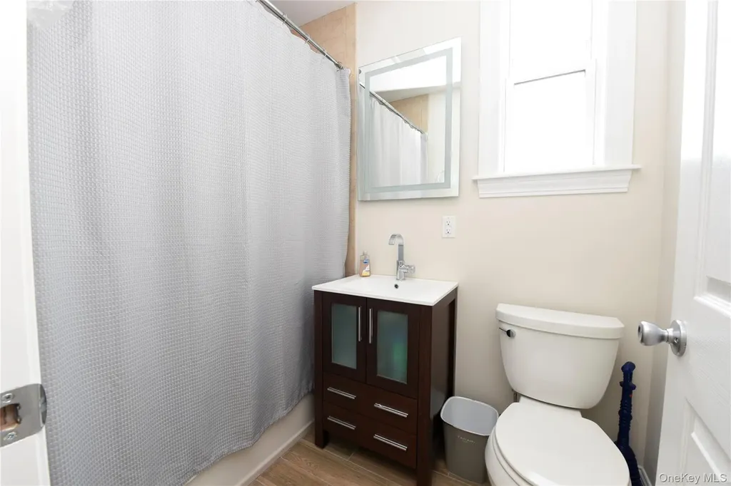 2056 Continental Avenue Bronx NY 10461