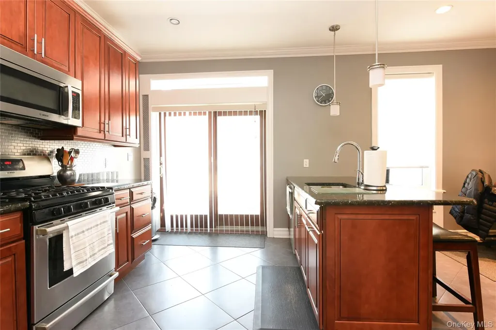 2056 Continental Avenue Bronx NY 10461