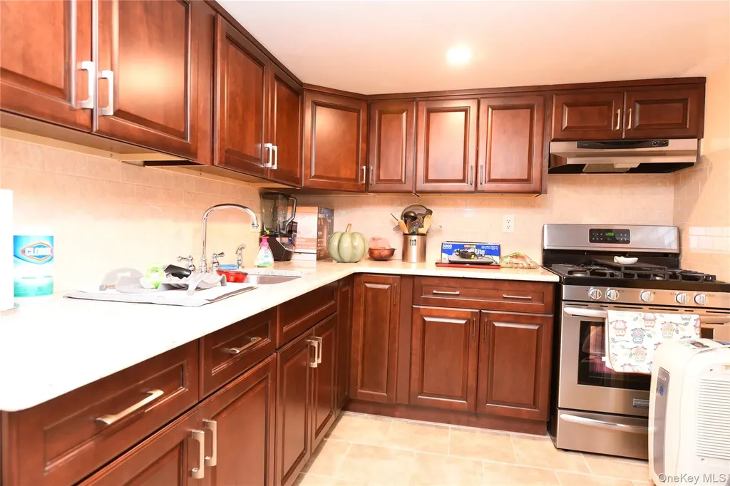 2056 Continental Avenue Bronx NY 10461
