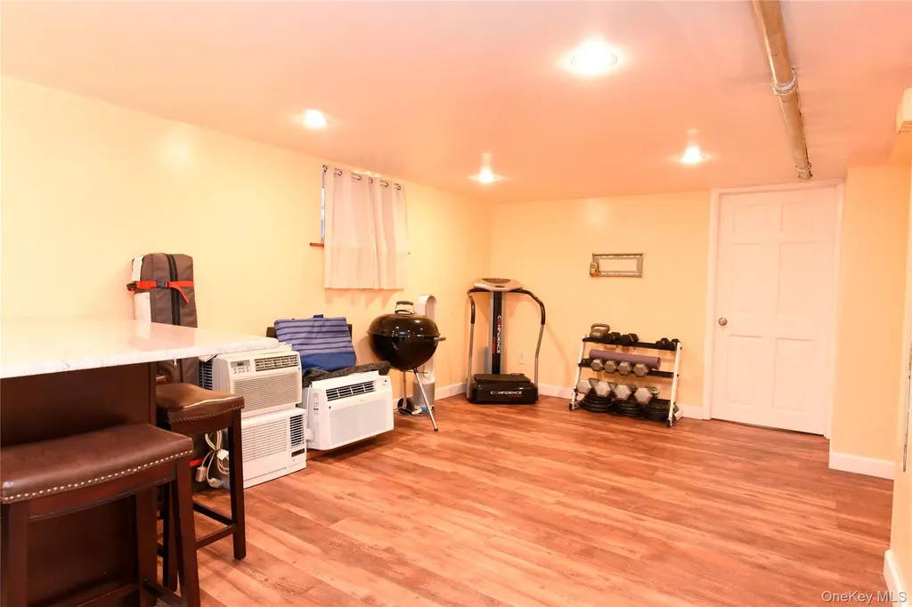 2056 Continental Avenue Bronx NY 10461