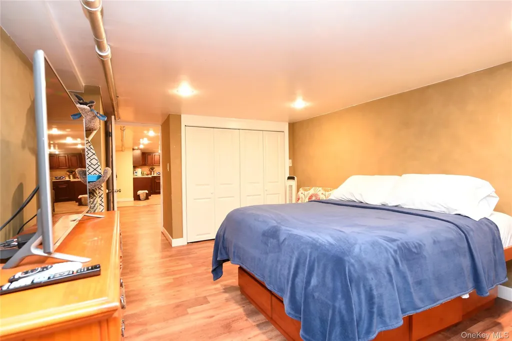 2056 Continental Avenue Bronx NY 10461
